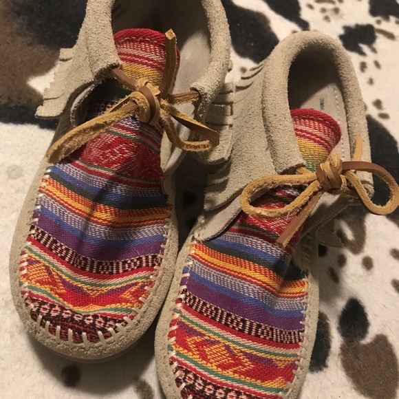 Kids Minnetonka Serape Moccasins - Picture 1 of 4